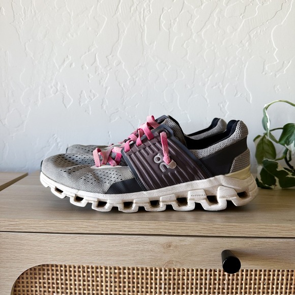 On Running Shoes - On Running | Cloudswift 3 Mesh Running Sneakers in Grey Pink size 8